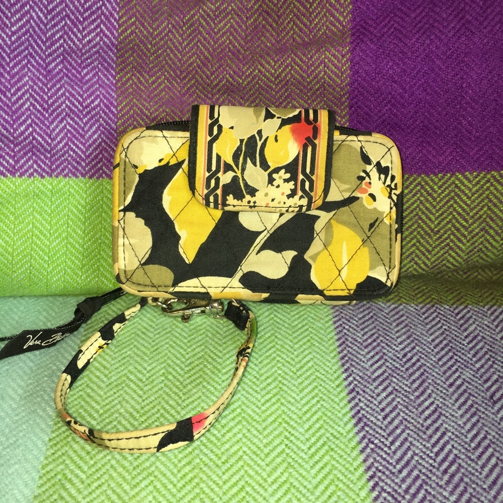 VERA BRADLEY Wristlet Wallet in Dogwood